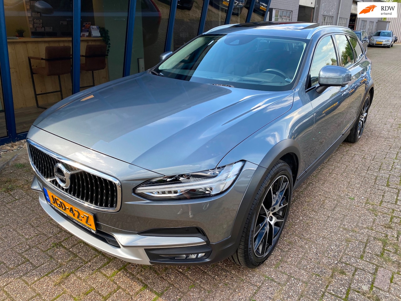 Volvo V90 Cross Country - 2.0 T5 AWD Pro LEER / PANO/ HEAD UP - AutoWereld.nl