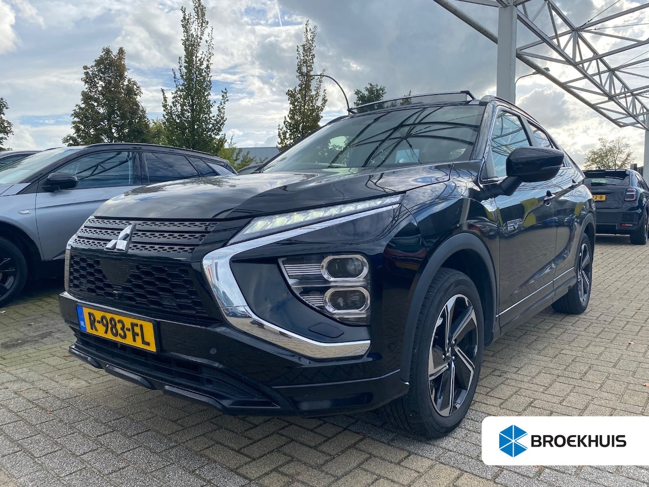 Mitsubishi Eclipse Cross - 2.4 PHEV Instyle | Schuif-/Kanteldak | Navigatie | Leder | HUD | Achteruitrijcamera | Stoe - AutoWereld.nl