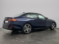 BMW 5-serie - 530e M Sport Edition | Trekhaak | Driving Assistant Plus | Harman Kardon | Panoramadak | S