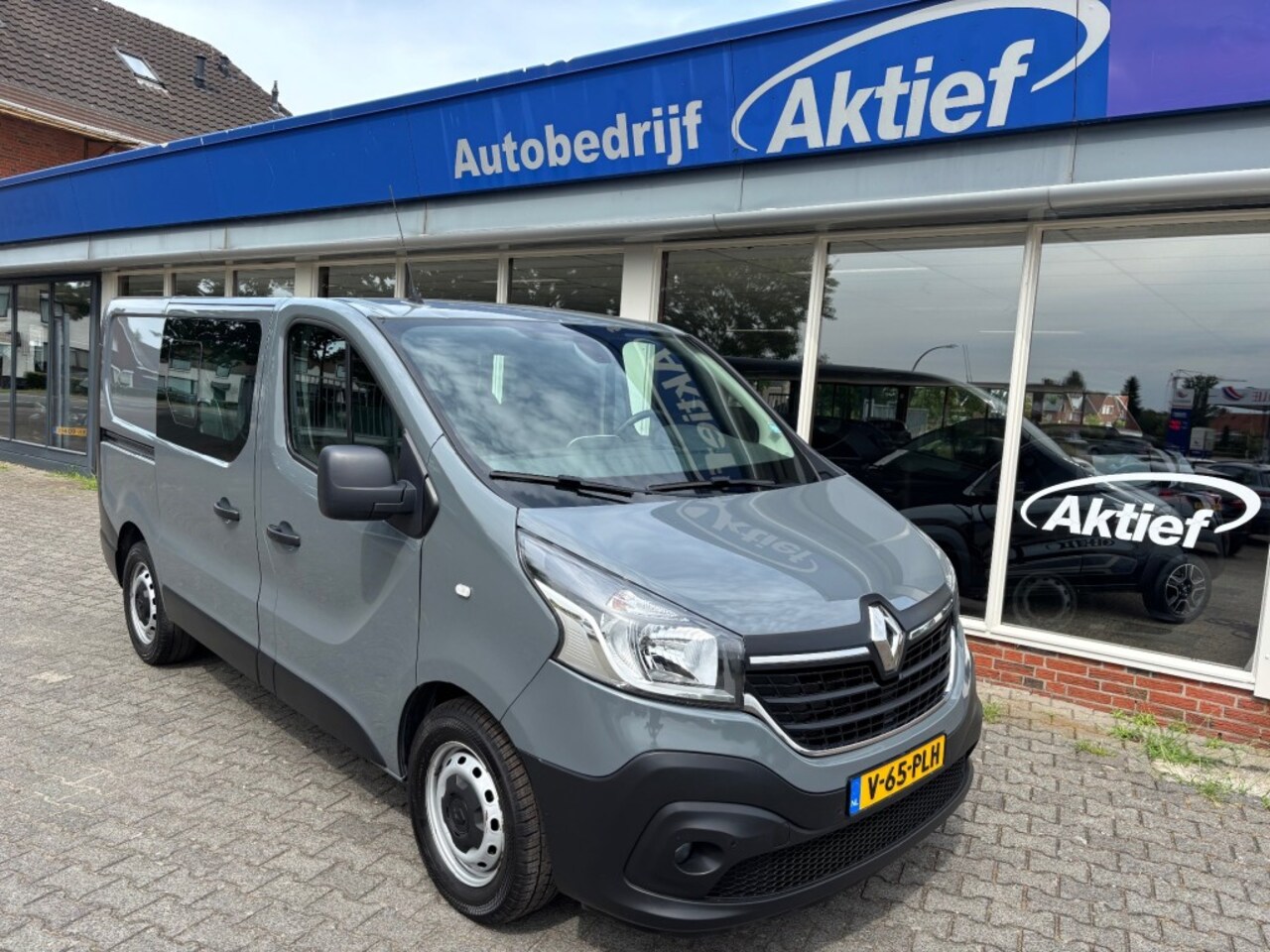 Renault Trafic - 2.0 Dci DC 6 persoons BPM vrij - AutoWereld.nl