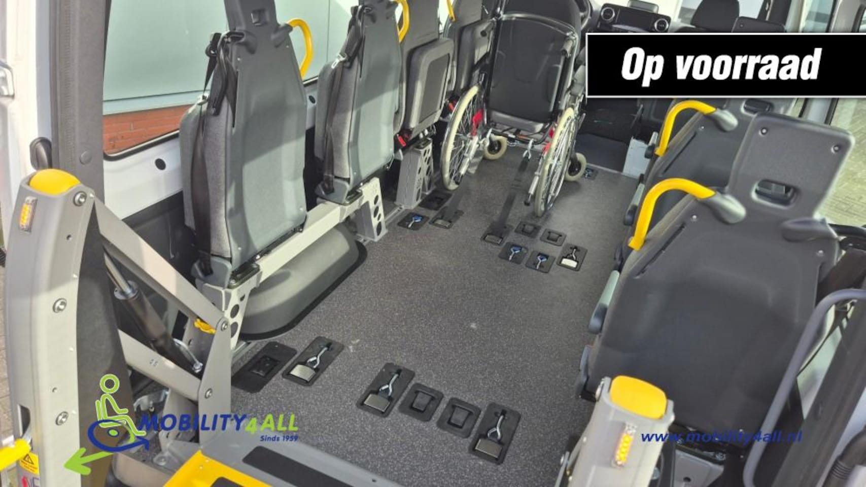 Mercedes-Benz Sprinter - FIT5 vloer: met klapstoelen VOORRAAD - AutoWereld.nl