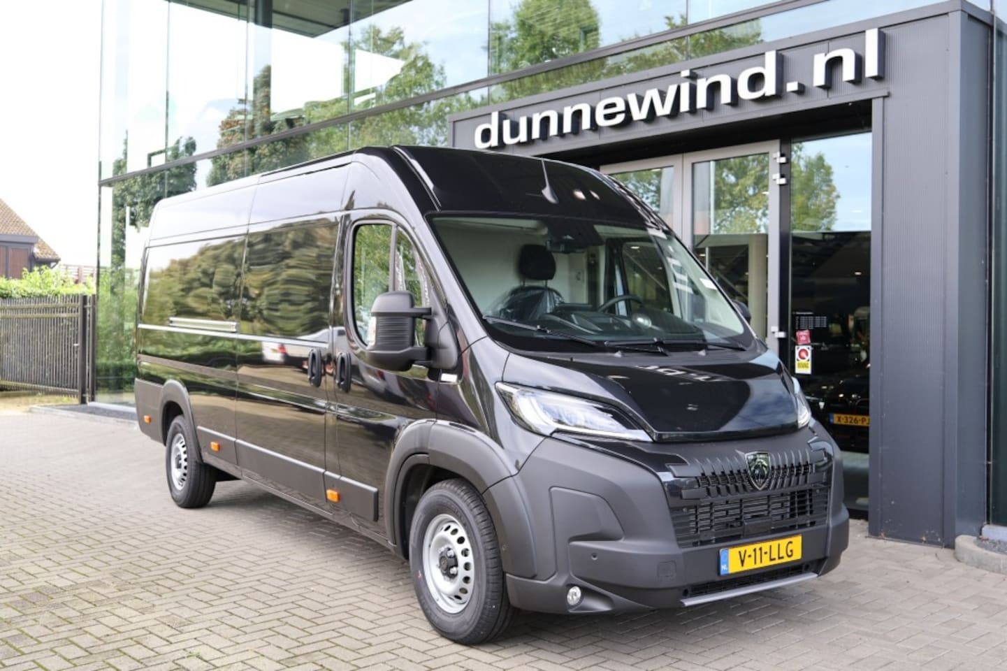 Peugeot Boxer - 2.2 HDI 180 L4 *LED*CAMERA*TREKHAAK*CARPLAY*AUTOMAAT* - AutoWereld.nl