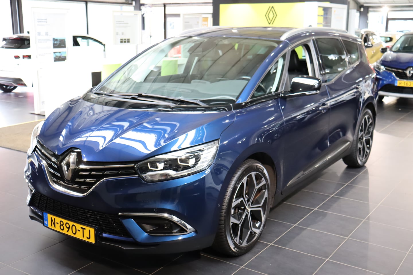 Renault Grand Scénic - TCe 140pk Intens - AutoWereld.nl