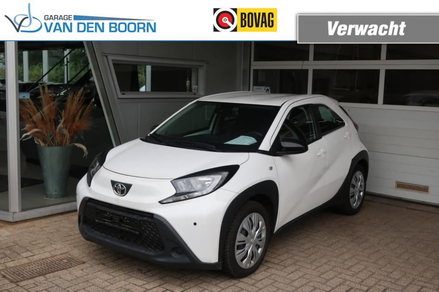 Toyota Aygo X - 1.0 VVT-i, Camera. CarPlay/Android, Airco, Adaptieve Cruise, Lane Assist etc. - AutoWereld.nl