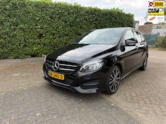 Mercedes-Benz B-klasse - 180 Automaat Ambition Urban Sport Night / Panorama dak / Trekhaakj / 18 inch