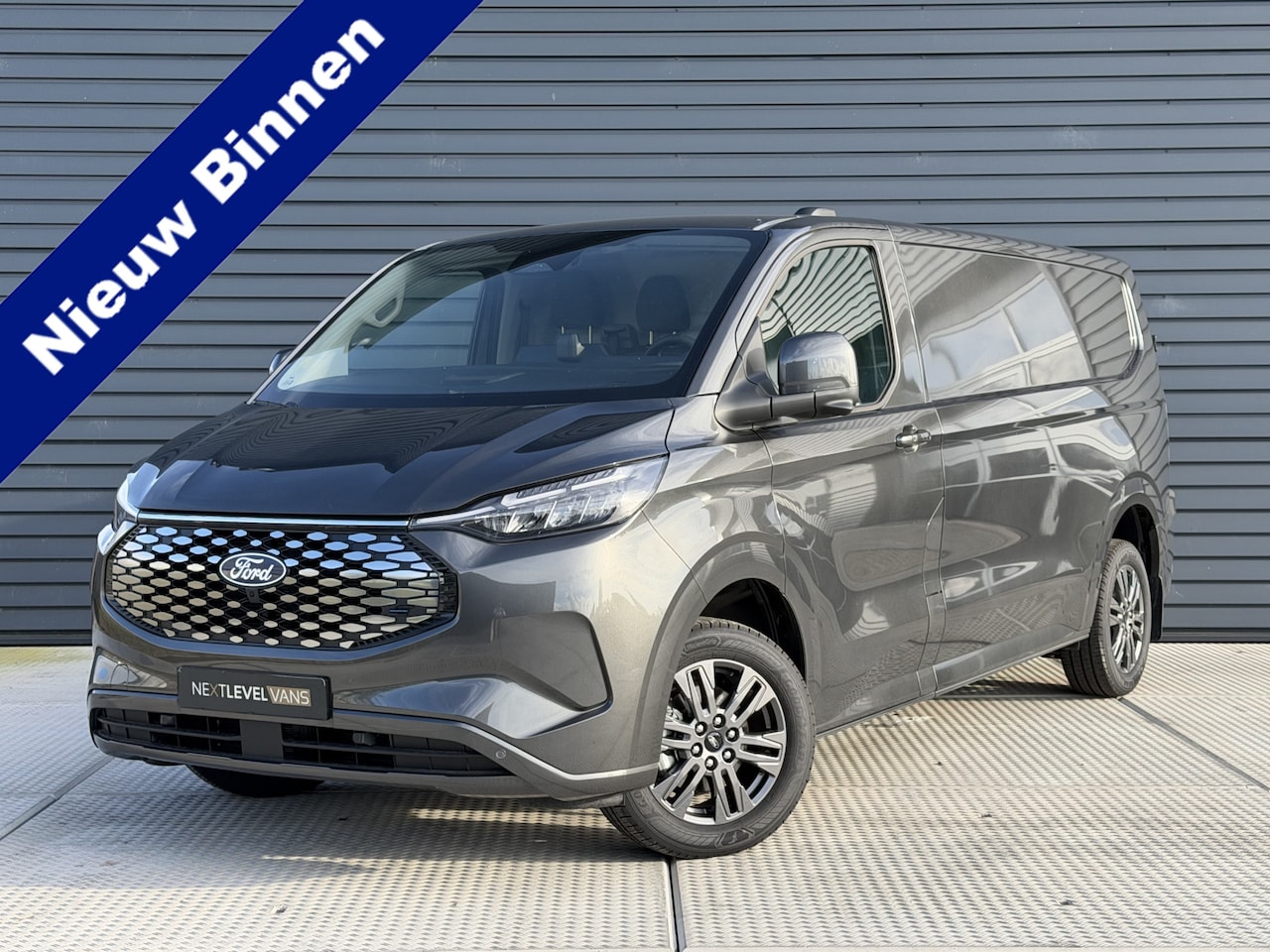 Ford E-Transit Cust. - 340 L2H1 Limited 71 kWh 218 PK | 360 Camera | B&O Audio | Adaptieve Cruise | Direct leverb - AutoWereld.nl