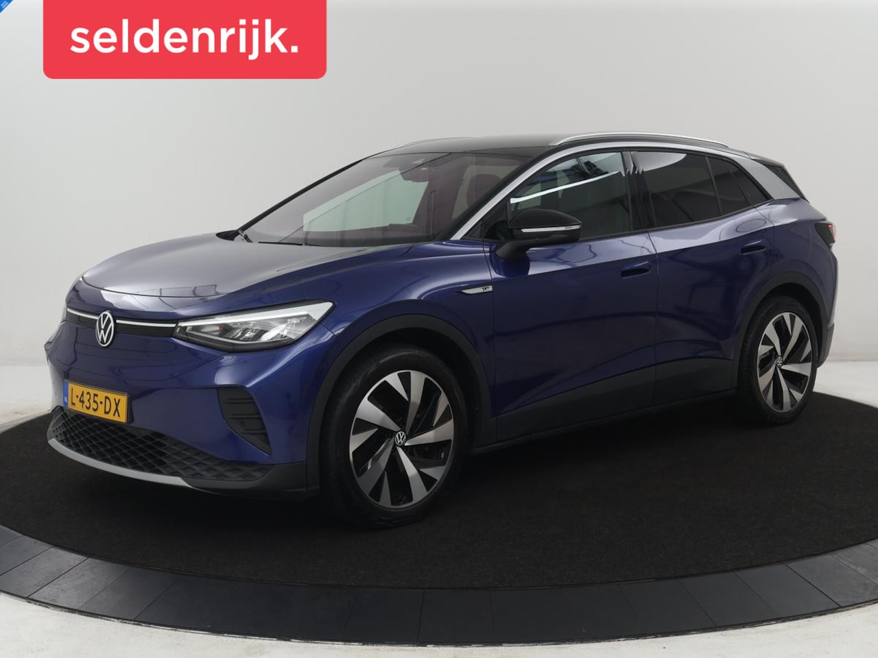 Volkswagen ID.4 - First 77 kWh SOG 89,3% | Trekhaak | Camera | LED | Stoelverwarming | Apple Carplay | - AutoWereld.nl