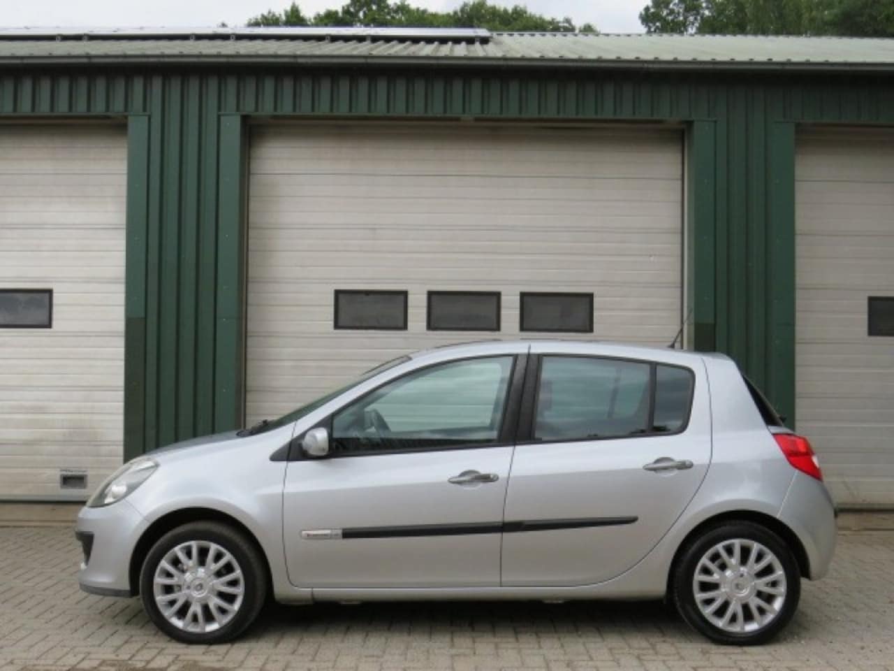 Renault Clio - 1.6-16V Rip Curl 1.6-16V RIP CURL - AutoWereld.nl