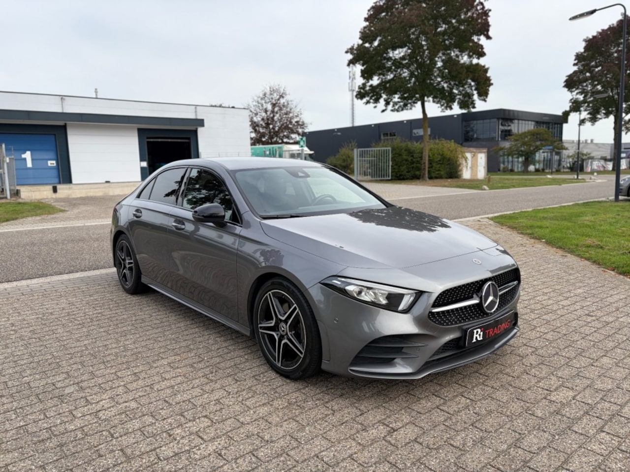 Mercedes-Benz A-klasse - 200 AMG Night Pakket Navi Led - AutoWereld.nl