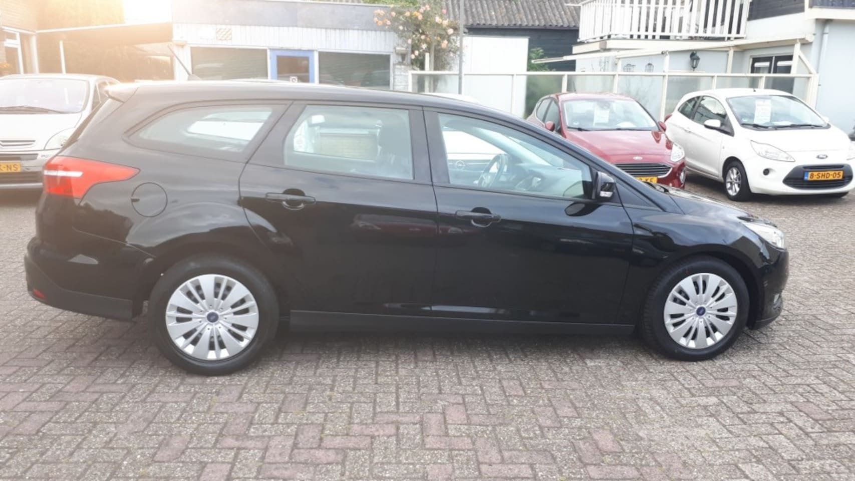 Ford Focus - 1.0 Lease Edition RADIO CD/CLIMATE/NAVI/CRUISE/CV