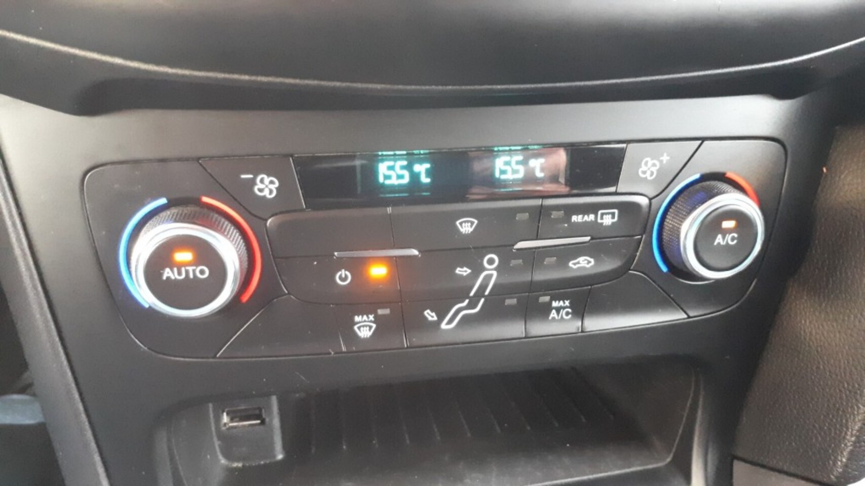 Ford Focus - 1.0 Lease Edition RADIO CD/CLIMATE/NAVI/CRUISE/CV