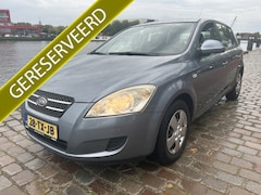 Kia Cee'd - 1.4 X-tra Airco 5 deurs niewe apk