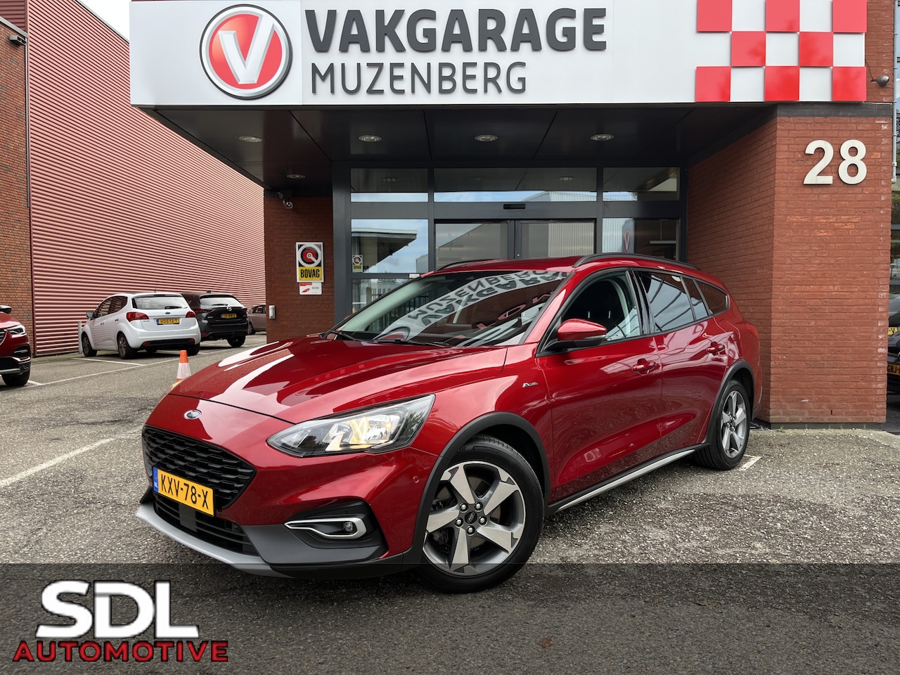 Ford Focus Wagon - 1.5 EcoBoost 183PK! Active X Business // WEGKLAPBARE TREKHAAK // FULL LED // ADAPTIVE CRUI - AutoWereld.nl