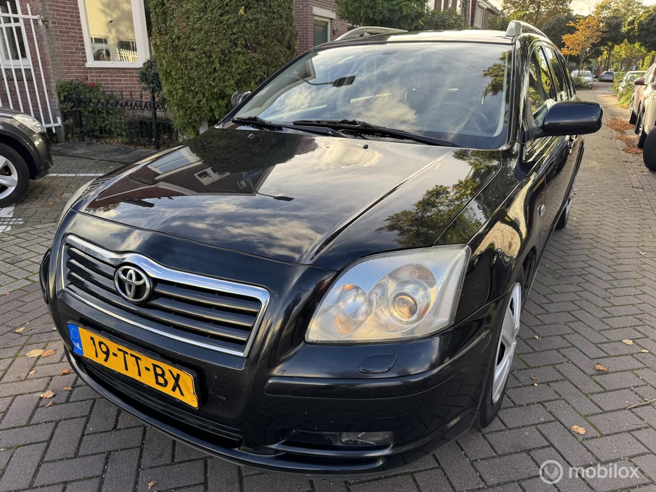 Toyota Avensis Wagon - 1.8 VVTi Linea Sol 1.8 VVTi Linea Sol - AutoWereld.nl
