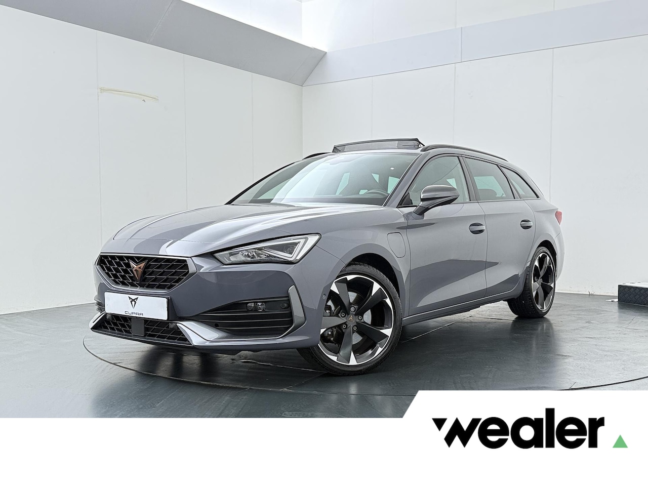 CUPRA Leon Sportstourer - 1.4 e-Hybrid Business | 204 PK | SoH 100% | Adaptive Cruise Control | Panoramadak | Achter - AutoWereld.nl