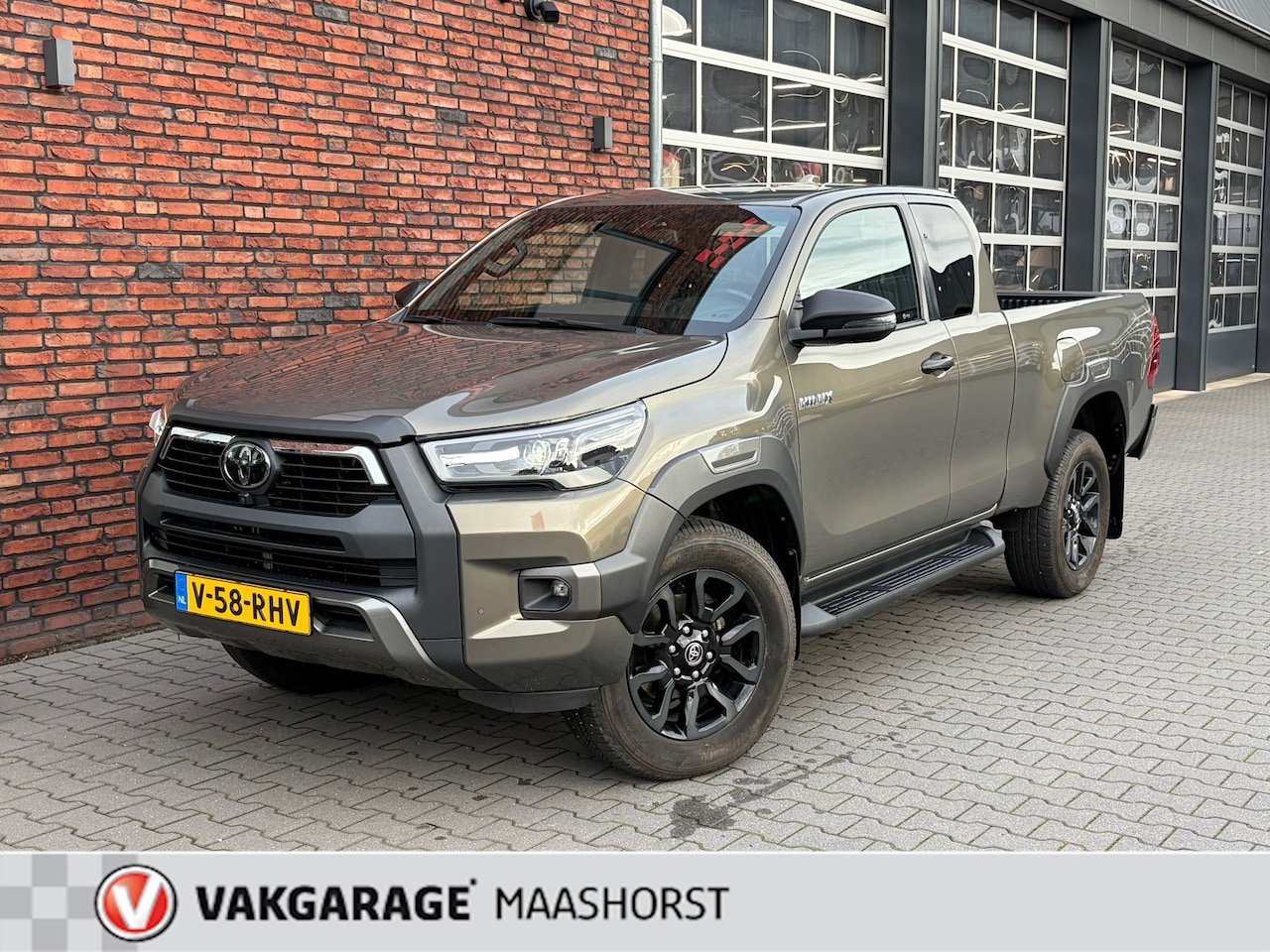 Toyota HiLux - 2.8 D-4D Xtra Cab Invincible 3500Kg Trek . Automaat 360°Camera/Adapt.Cruise/Elek.Stoel/LED - AutoWereld.nl