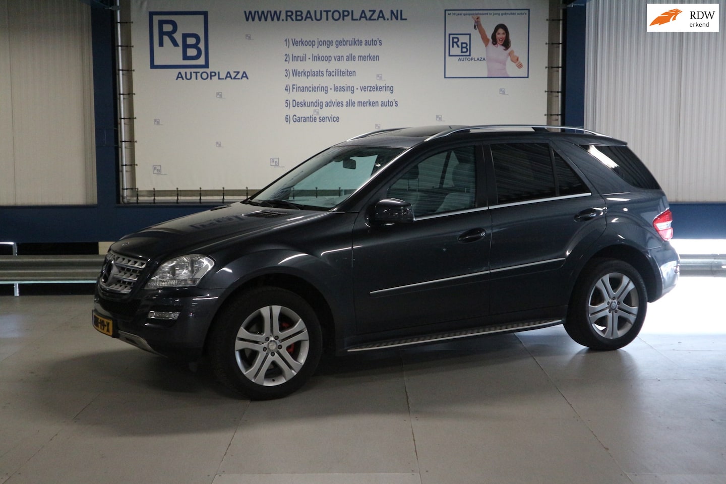 Mercedes-Benz M-klasse - 350 CDI Prestige LUCHTVERING/ STANDKACHEL/ PANO - AutoWereld.nl