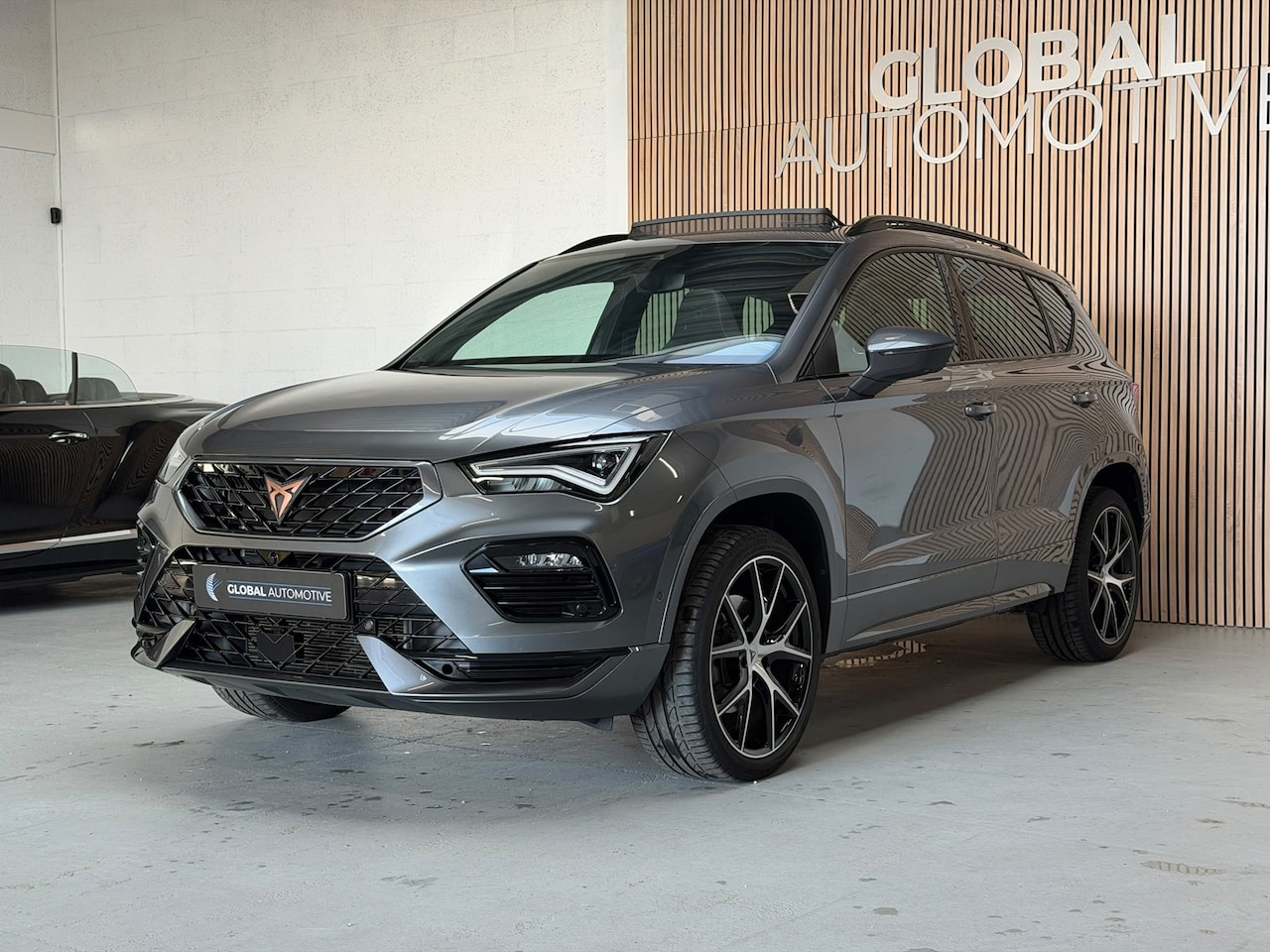 CUPRA Ateca - 1.5 TSI ACT V - PANORAMADAK - KUIPSTOELEN - CAMERA - CARPLAY - 19 INCH - AutoWereld.nl