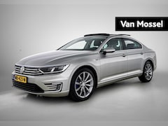 Volkswagen Passat - 1.4 TSI GTE Connected Series Plus | Apple Carplay / Android Auto | Panoramadak | Stoelverw