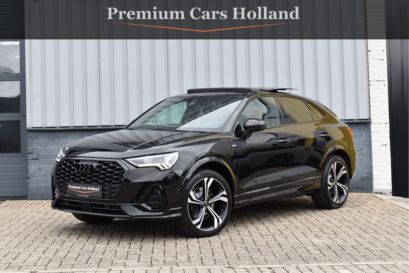 Audi Q3 Sportback - 45 TFSI e S-Line 245 Pk Pano Leder Sfeer Trekhaak Navi Camera 20 Inch - AutoWereld.nl