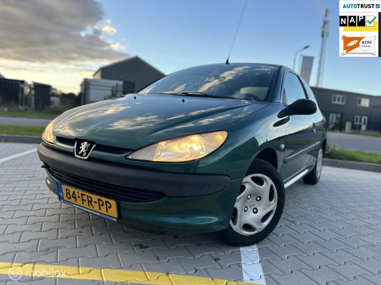 Peugeot 206 - 1.1 XR/NAP/APK/BLUETOOTH - AutoWereld.nl