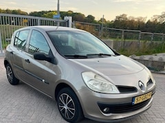 Renault Clio - 1.2-16V Authentique