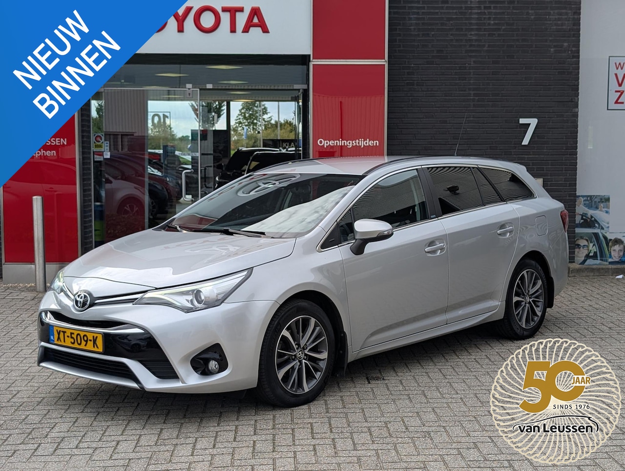 Toyota Avensis Touring Sports - 1.8 VVT-i Dynamic Automaat CRUISE CONTROL STOELVERWARMING KEYLESS METALLIC - AutoWereld.nl