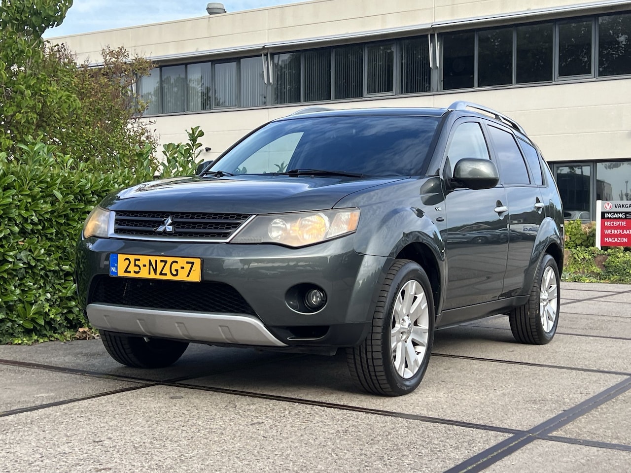 Mitsubishi Outlander - 3.0 V6 4X4 |7-PERS|AUTOMAAT|TREKHAAK| 19109 - AutoWereld.nl