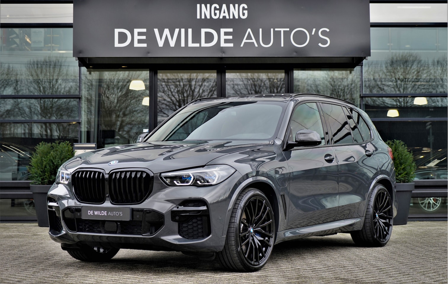 BMW X5 - xDrive45e M-sport Dravit Bowers&Wilkins 4-wielsturing Pano Trekhaak Stoelventilatie - AutoWereld.nl
