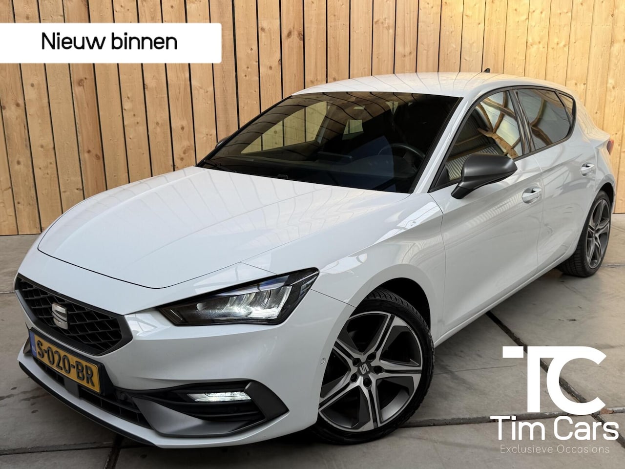 SEAT Leon - 1.5 eTSI FR Business Apple CarPlay/Android Auto | Cruise & climate control | LED verlichti - AutoWereld.nl