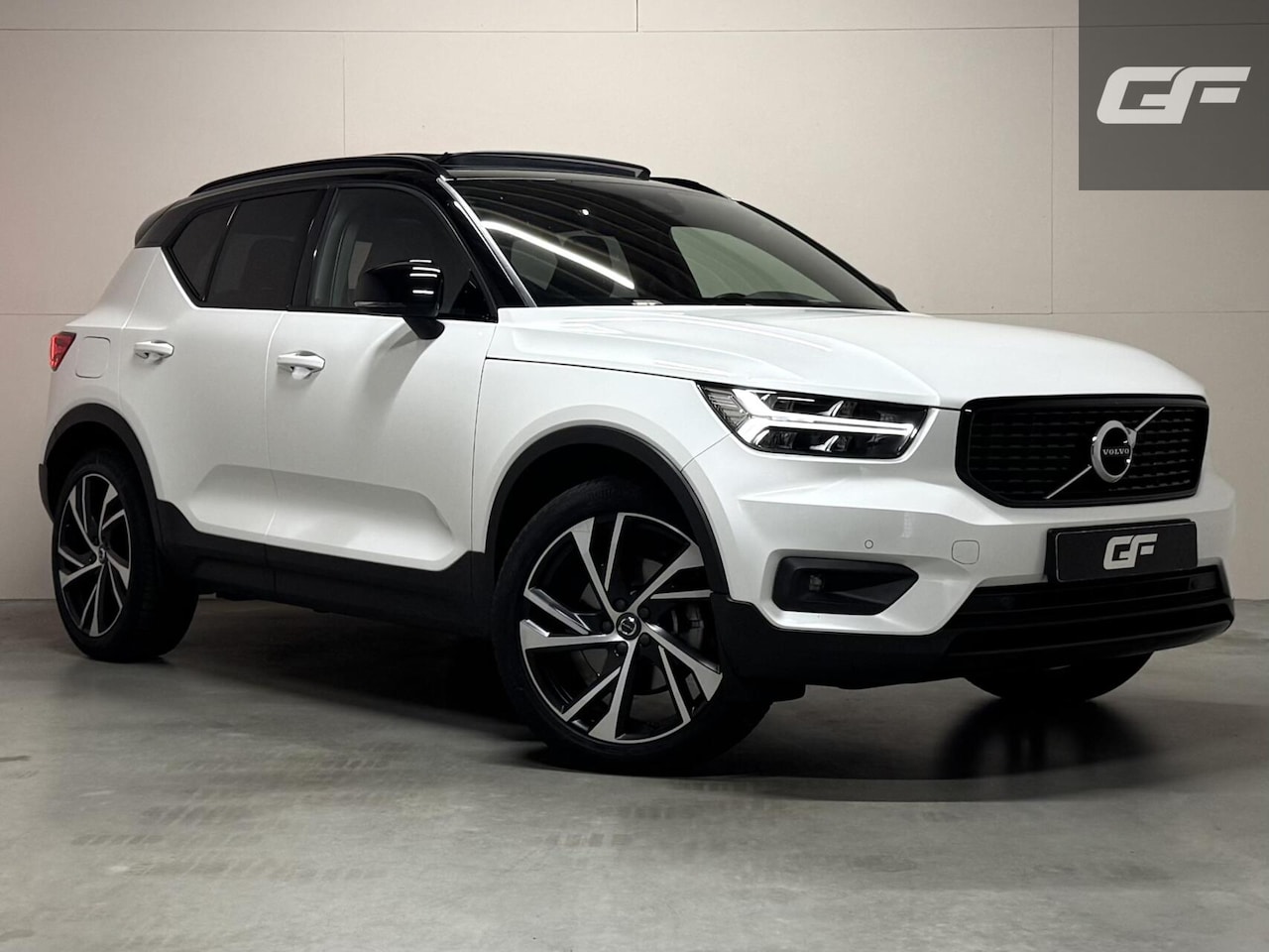 Volvo XC40 - 2.0 T4 R-Design Pano Camera Carplay Trekh. NAP - AutoWereld.nl