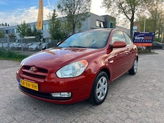 Hyundai Accent - 1.4i Dynamic - Nieuwe Distributie - Airco