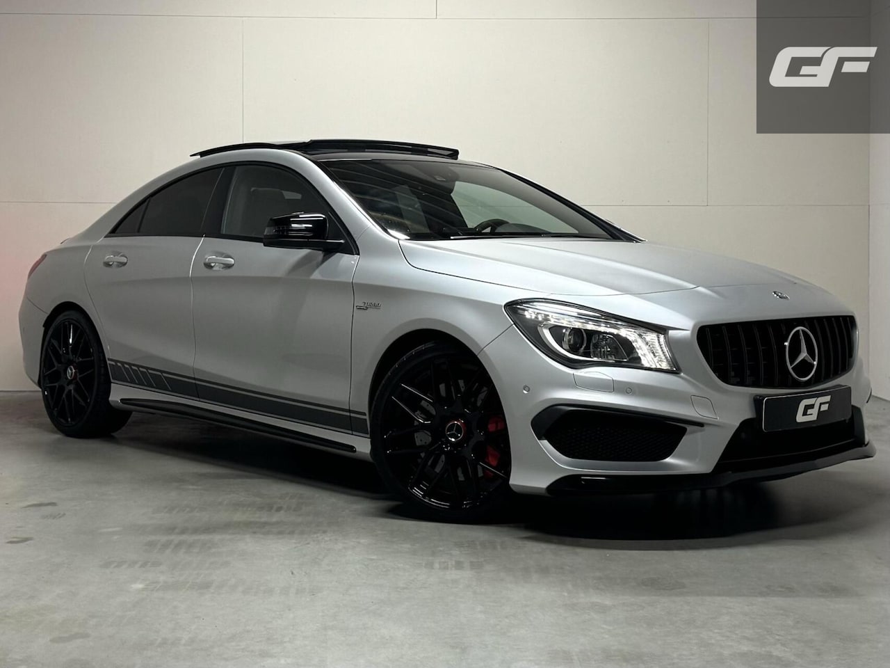 Mercedes-Benz CLA-Klasse - AMG 45 4MATIC Pano Recaro H/K Camera NAP - AutoWereld.nl