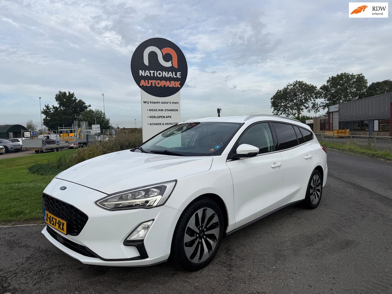 Ford Focus Wagon - | 2018 | 1.0 EcoBoost Titanium Business | Automaat | Export en Handel | APK - AutoWereld.nl
