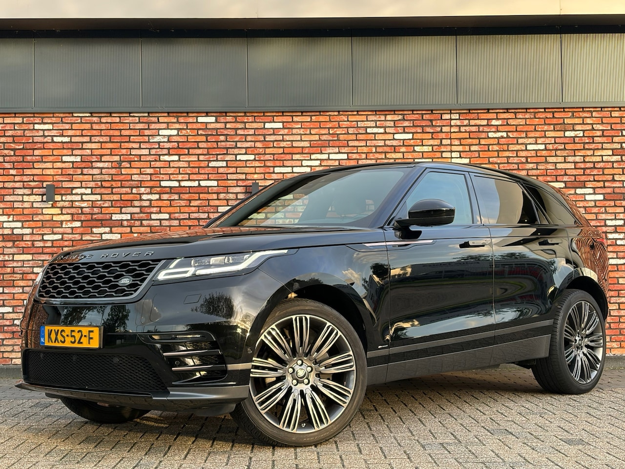 Land Rover Range Rover Velar - 2.0 Turbo AWD Meridian Memory Leer Carplay Camera 22 Inch Led UITSTRALING! - AutoWereld.nl