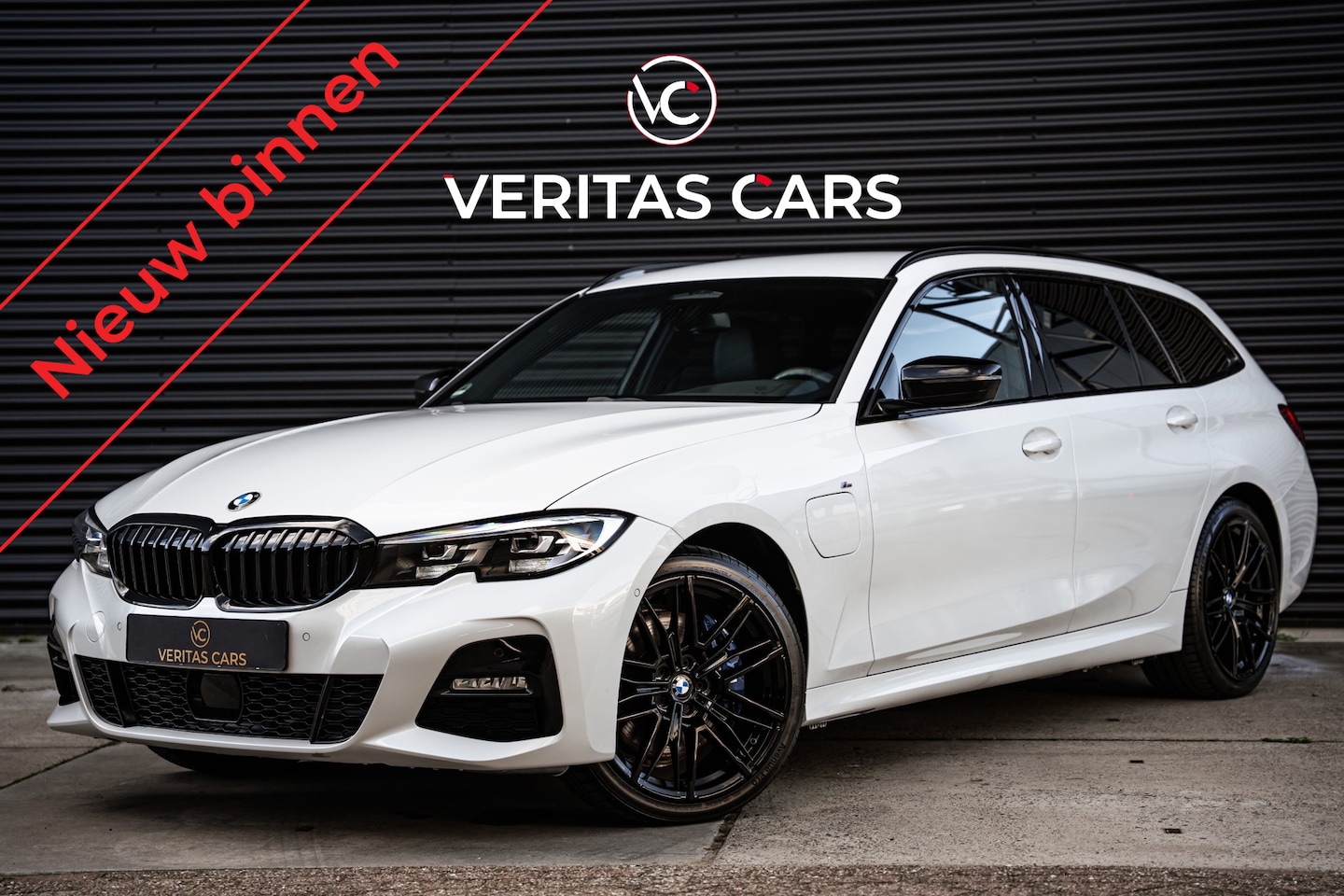 BMW 3-serie Touring - 330e xDrive 292PK|BTW|Head-Up|Sfeer|Rijmodus|Dodehoek Assist|Camera|Carplay|Full Led e.o. - AutoWereld.nl