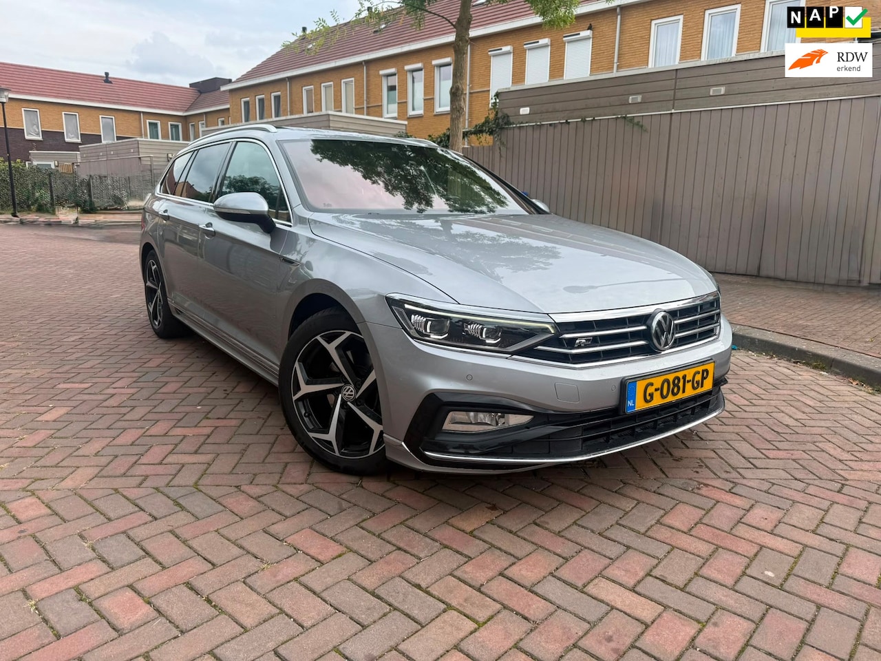 Volkswagen Passat Variant - 1.5 TSI Executive R-Line * Facelift*Voll* - AutoWereld.nl