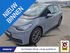 Volkswagen ID.3 - Pure Performance 45 kWh 150pk. ACC / NAVI / 18" LM / 1e Eig. / SOH 97, 1%