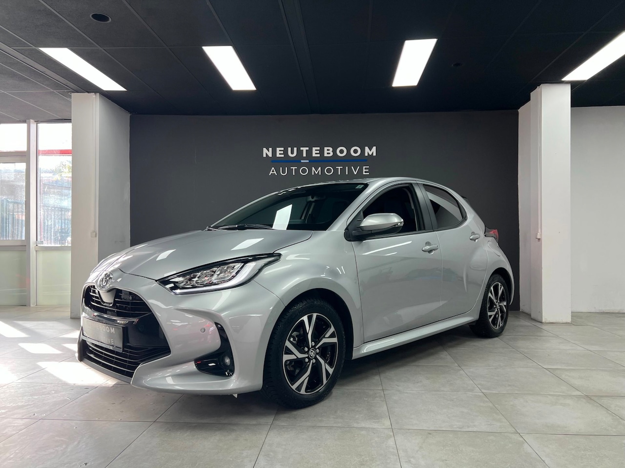 Toyota Yaris - 1.5 Hybrid 115 Dynamic | Keyless | Led | PDC - AutoWereld.nl