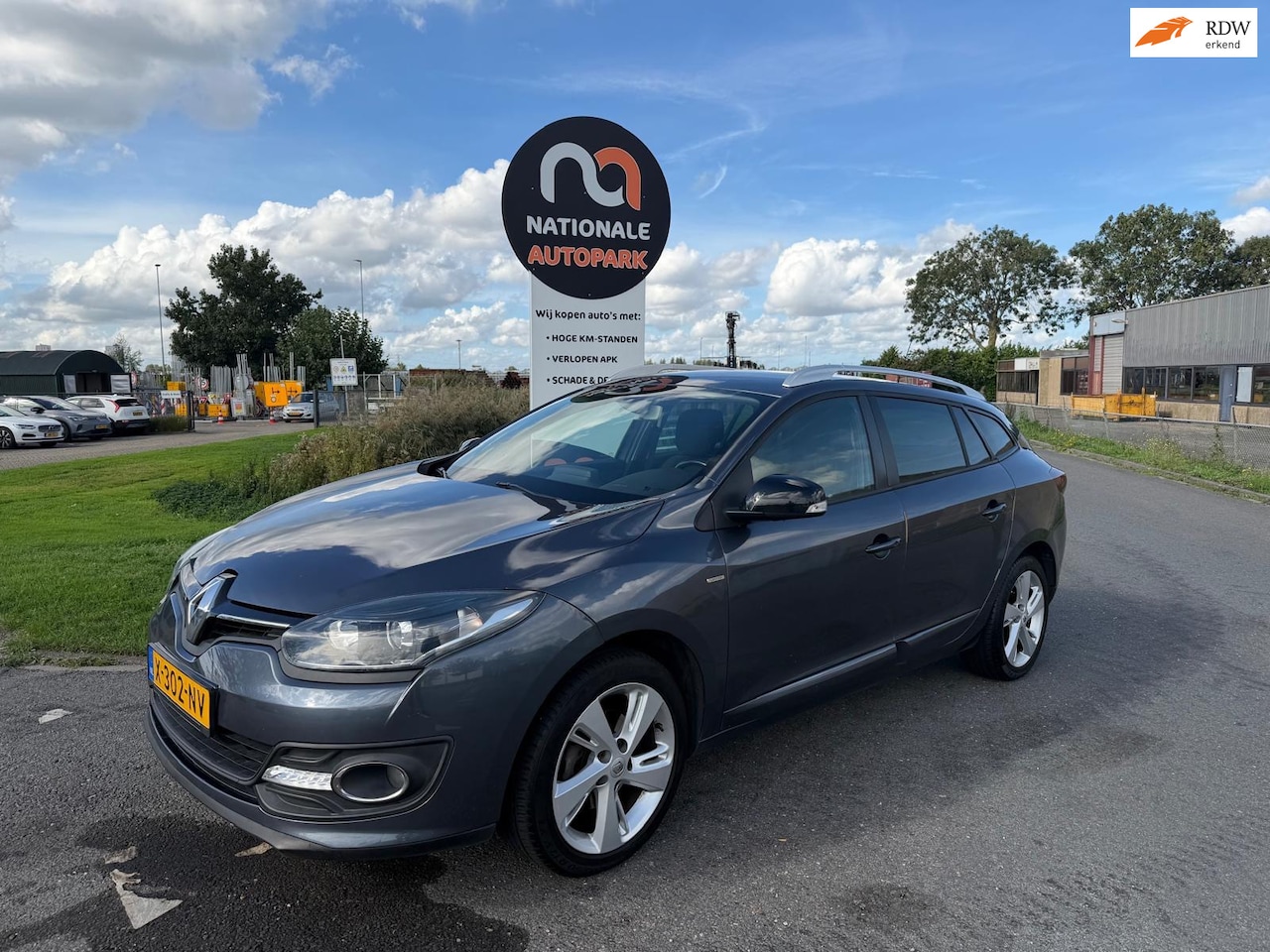 Renault Mégane Estate - | 2015 | 1.2 TCe Limited | Handgeschakeld | Nette Auto | APK - AutoWereld.nl