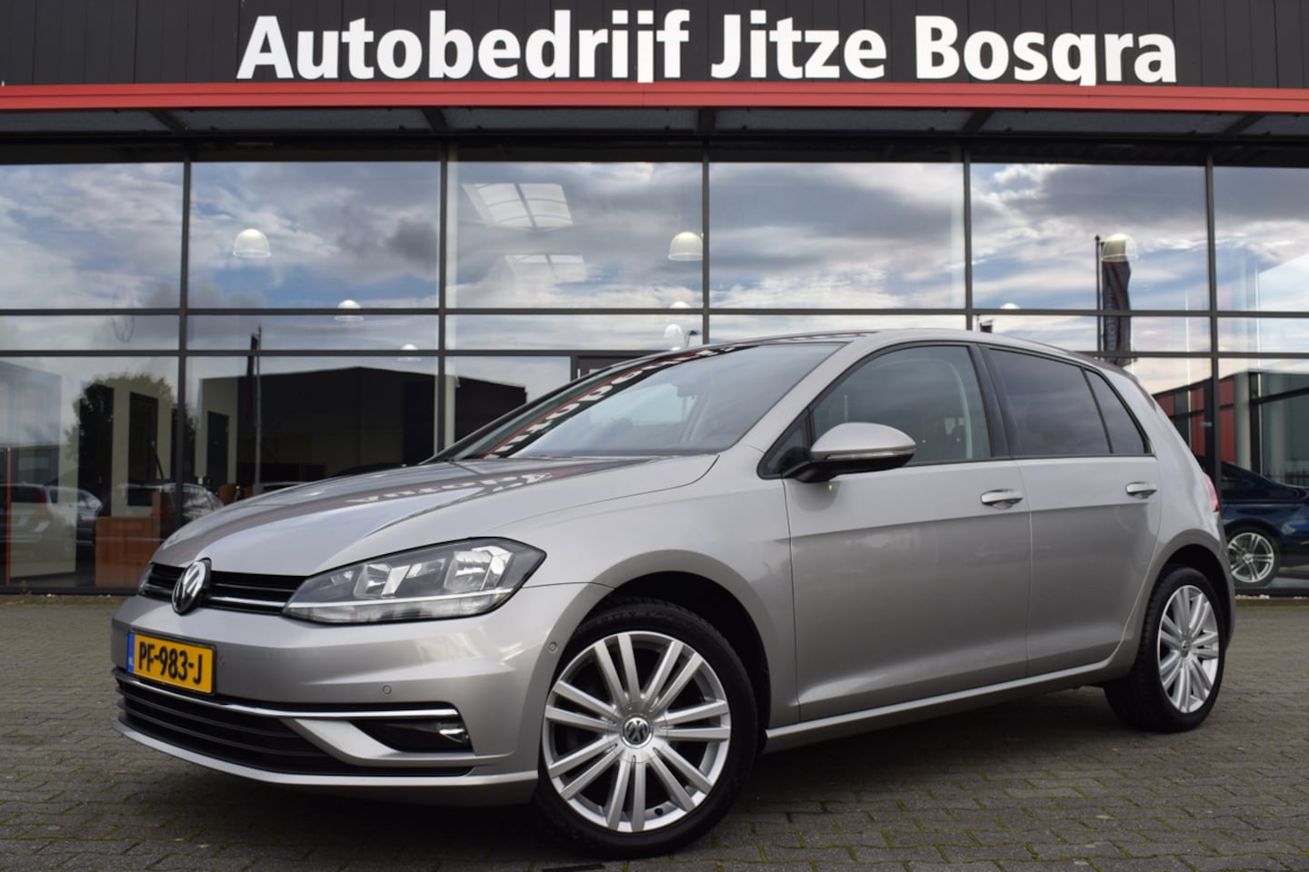 Volkswagen Golf - 1.0 TSi Automaat Comfortline ECC | Carplay | Full Map Navi | Adap. Cruise | 17 Inch LMV - AutoWereld.nl