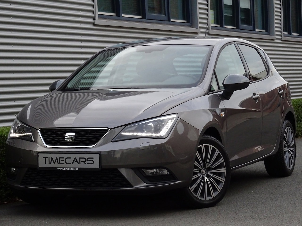 SEAT Ibiza - 1.0 TSI 110 PK Connect Xenon LED Leder Sportstoelen - AutoWereld.nl