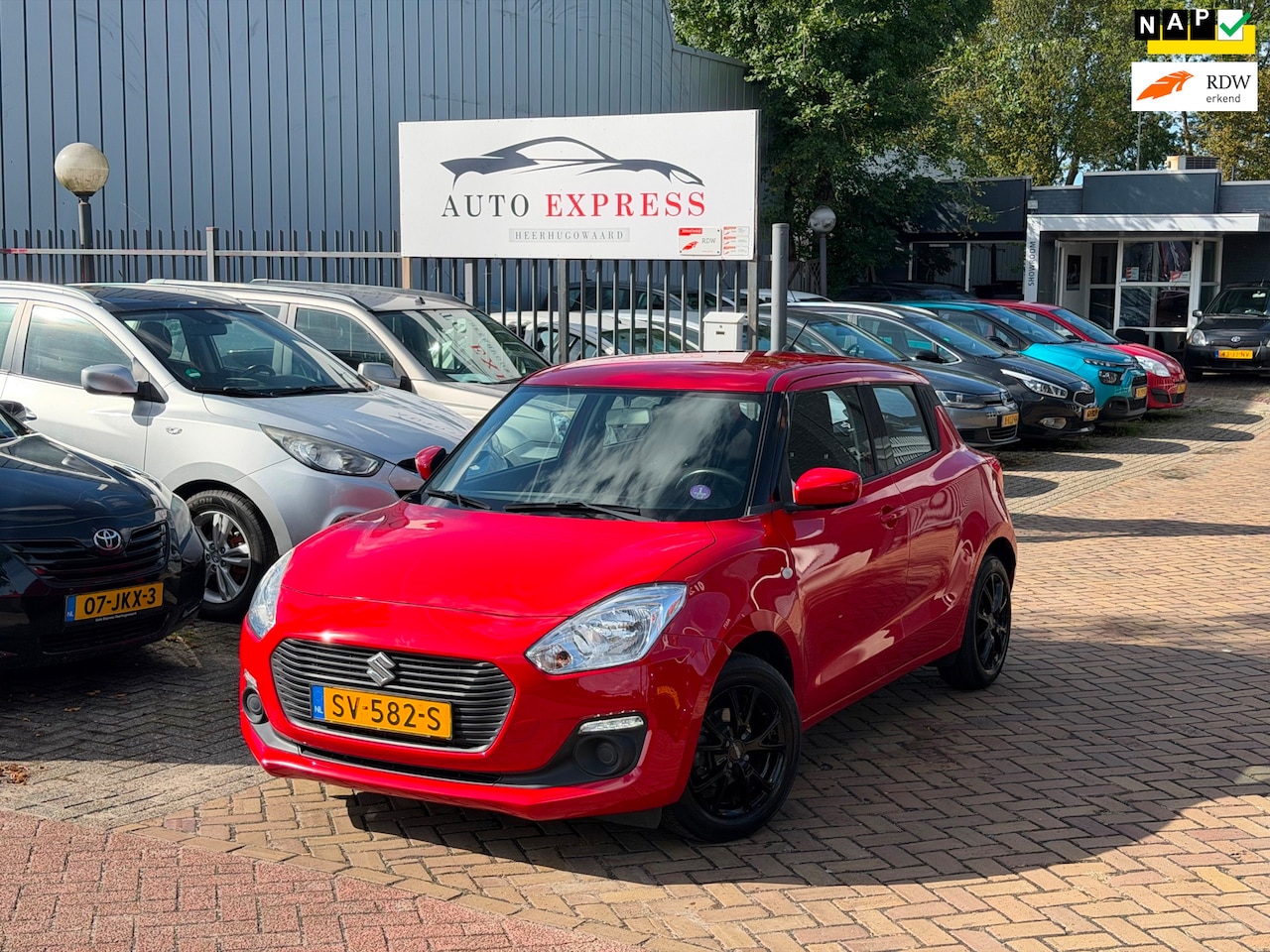 Suzuki Swift - 1.2 Comfort /Airco/Navi/Carplay/Nap/Nieuw Apk/6Maanden Garantie - AutoWereld.nl