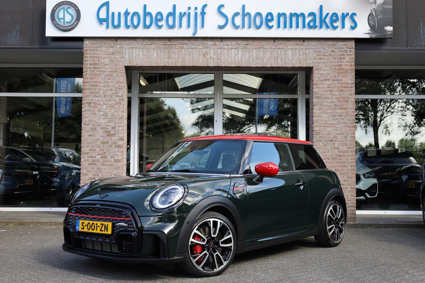 MINI John Cooper Works - 2.0 JCW Pack PANO HARMAN&KARDON CAMERA ADAPTIVE-CRUISE STOELVERW. CARPLAY 2XPDC 18''LMV EN - AutoWereld.nl