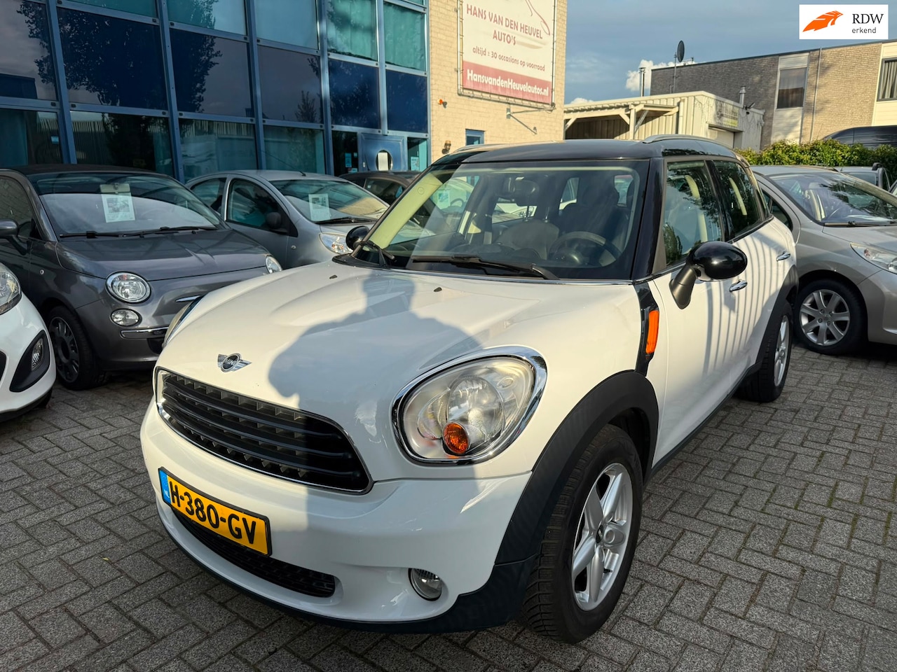 MINI Countryman - 1.6 Cooper Salt, Airco, Automaat, Apk 11/2027 - AutoWereld.nl