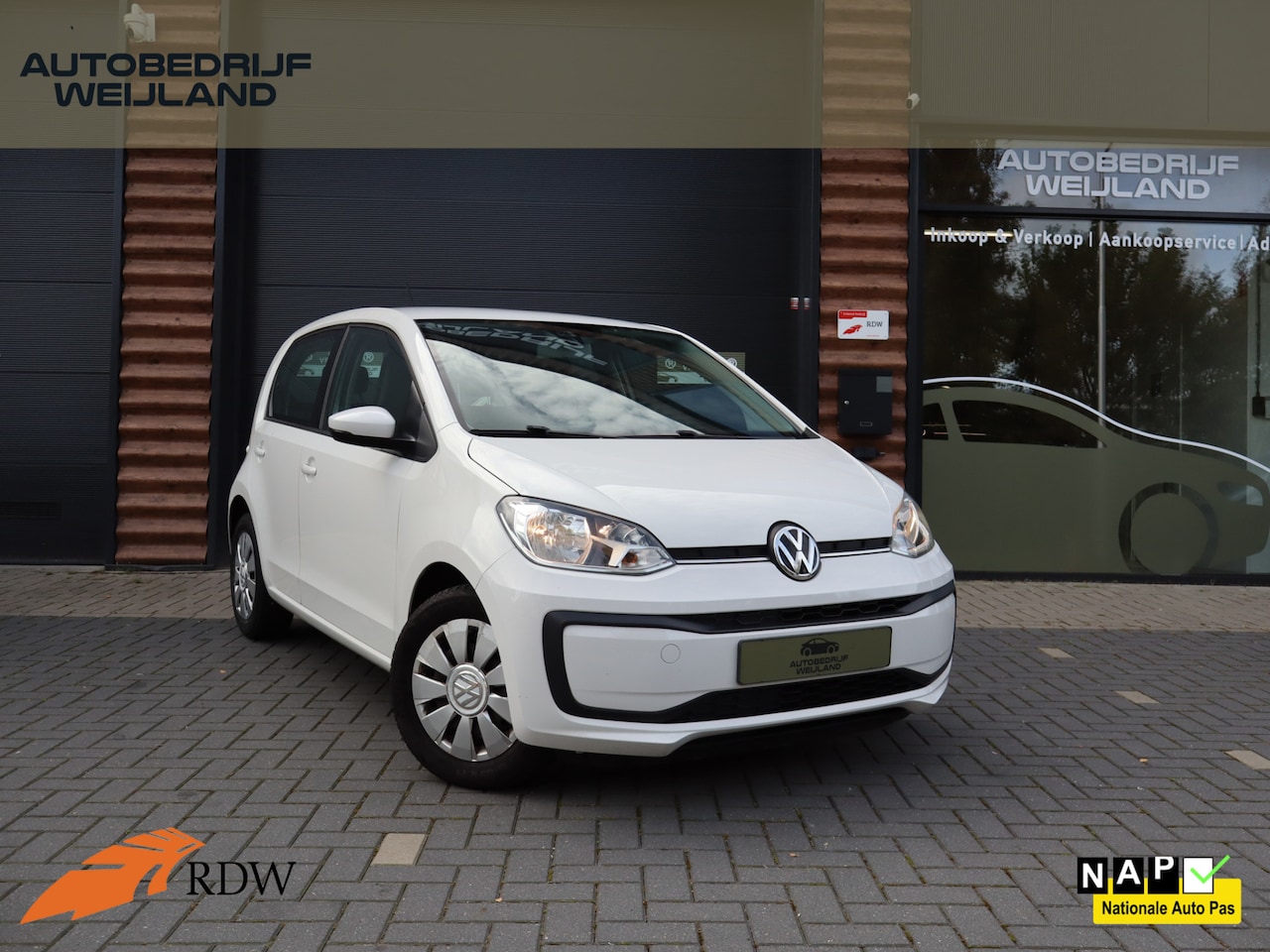 Volkswagen Up! - 1.0 BMT move up! BTW-auto I 1ste eig. I Airco I Radio I 5drs I NAP I CDV I Dealer OH I BTW - AutoWereld.nl