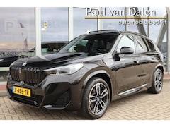 BMW iX1 - (u11) XDRIVE30 313PK M-SPORT SHADOW LINE Panodak | Trekhaak | Navi | Adapt.Onderstel | Com