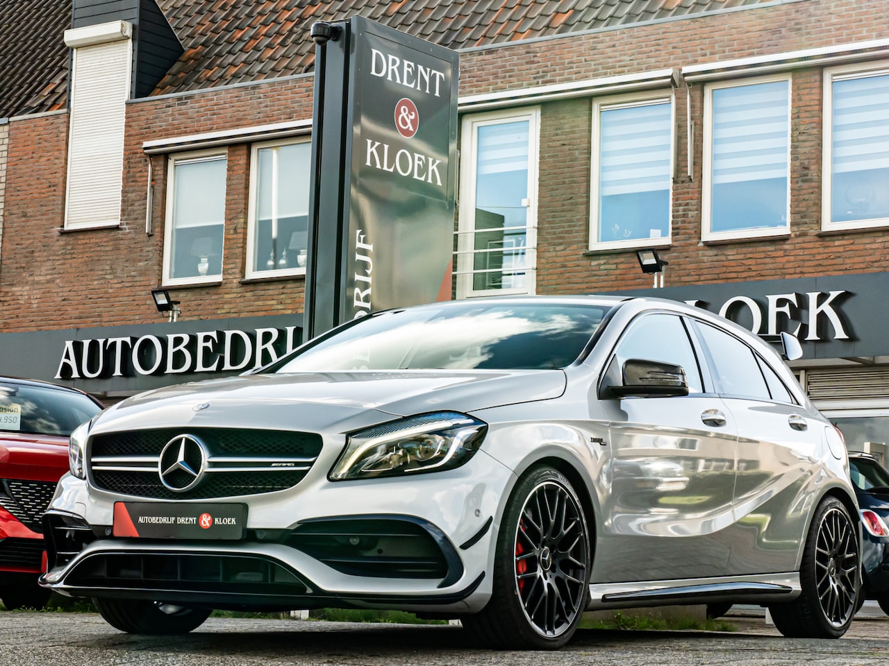 Mercedes-Benz A-klasse - AMG 45 4MATIC SCHAALSTOELEN AERO 19 INCH HARMAN KARDON MEMORY STOEL BOMVOL - AutoWereld.nl