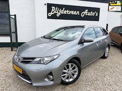Toyota Auris Touring Sports - 1.8 Hybrid Lease+ Pano | Camera | Navi | PDC | Dealer Onderhouden