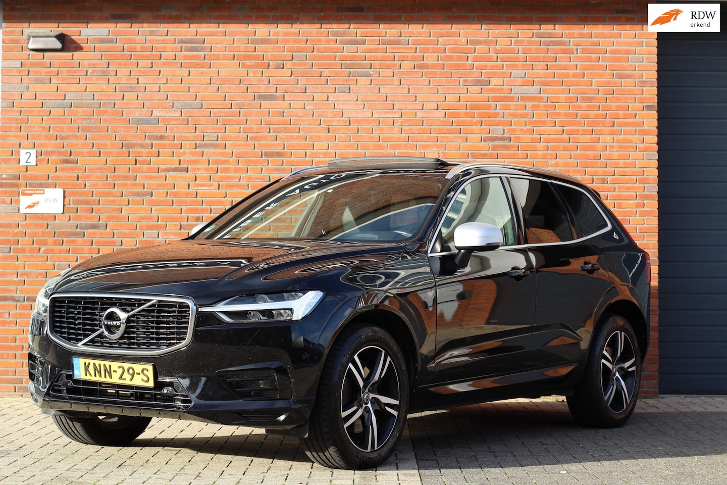 Volvo XC60 - 2.0 T5 AWD Inscription R-Design | PANO - AutoWereld.nl